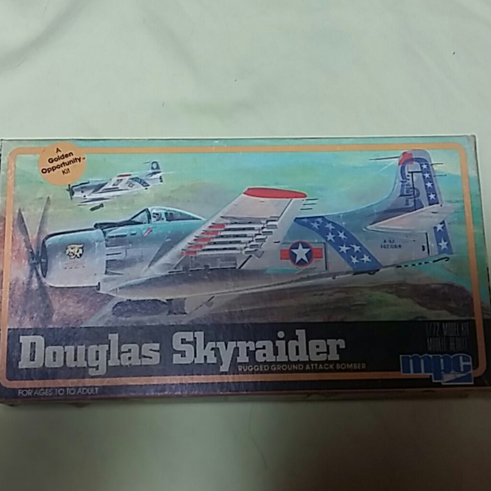 (3/$40) MPC Model 1-4005: Douglas Skyraider